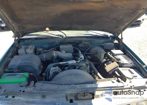 1997 Chevrolet C1500 Fleetside z USA, uszkodzony, nr VIN 1GCEC19R7VE113183